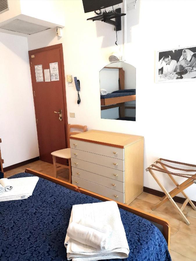 Hotel Alcazar Rimini Eksteriør billede
